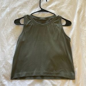 Lululemon crop tank